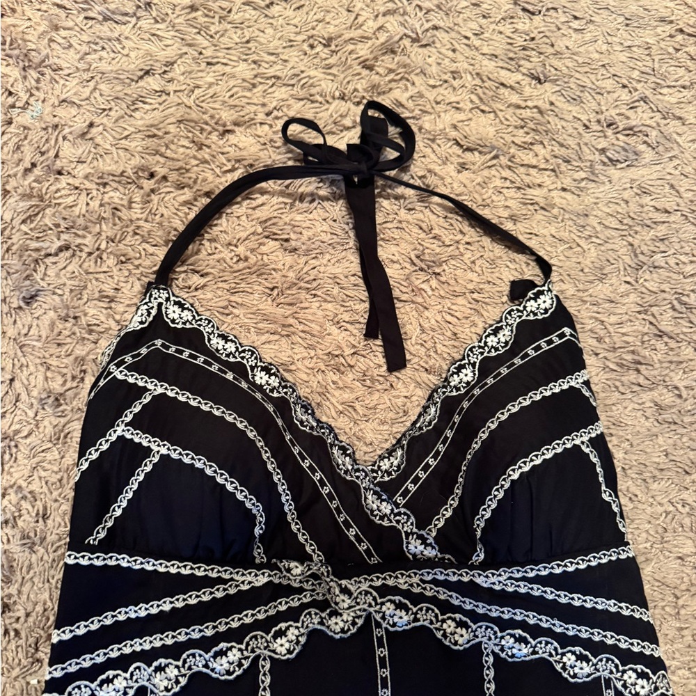 WHBM Sz 6 Elegant Black Halter Dress w/ white embroidery/lace trim. Stunning! - Picture 6 of 6